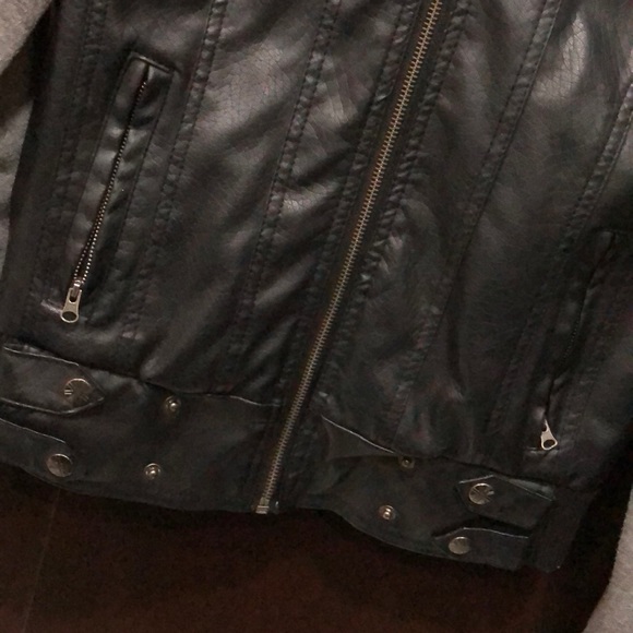 Jacket - Picture 7 of 8